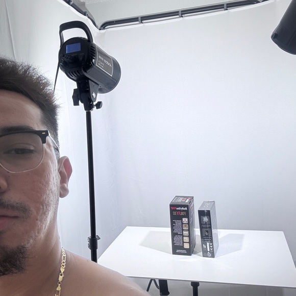 Meet your Posher, El - Picture 3 of 3